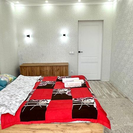 Central Apartment Bishkek Luaran gambar
