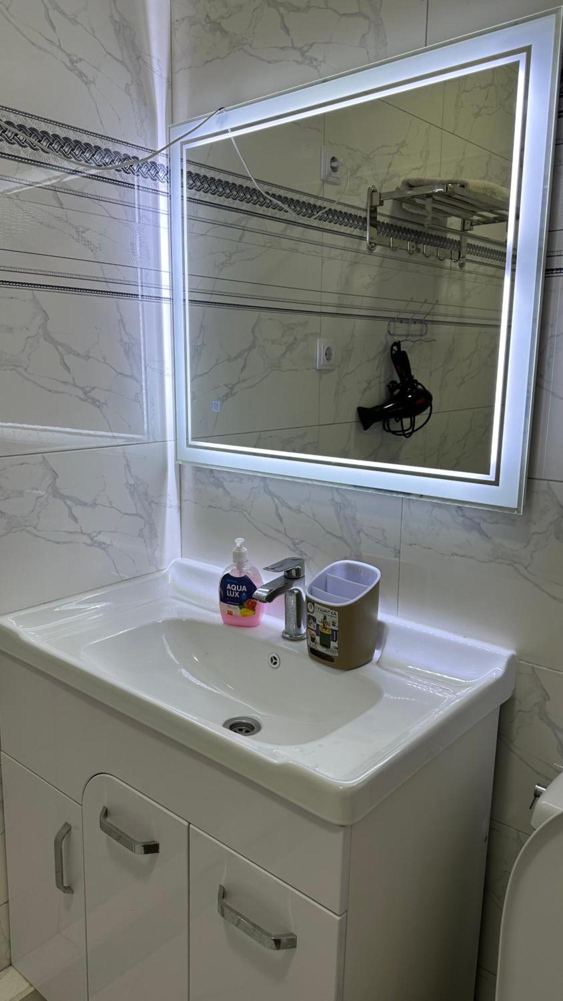Central Apartment Bishkek Luaran gambar
