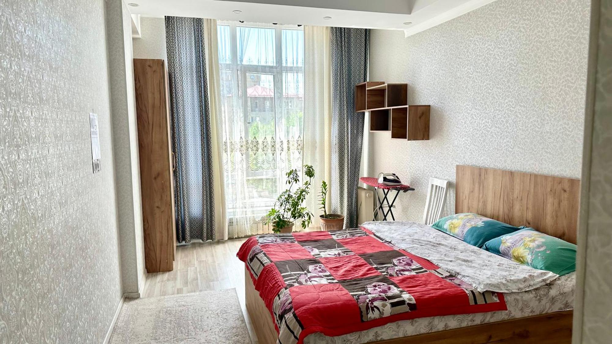 Central Apartment Bishkek Luaran gambar