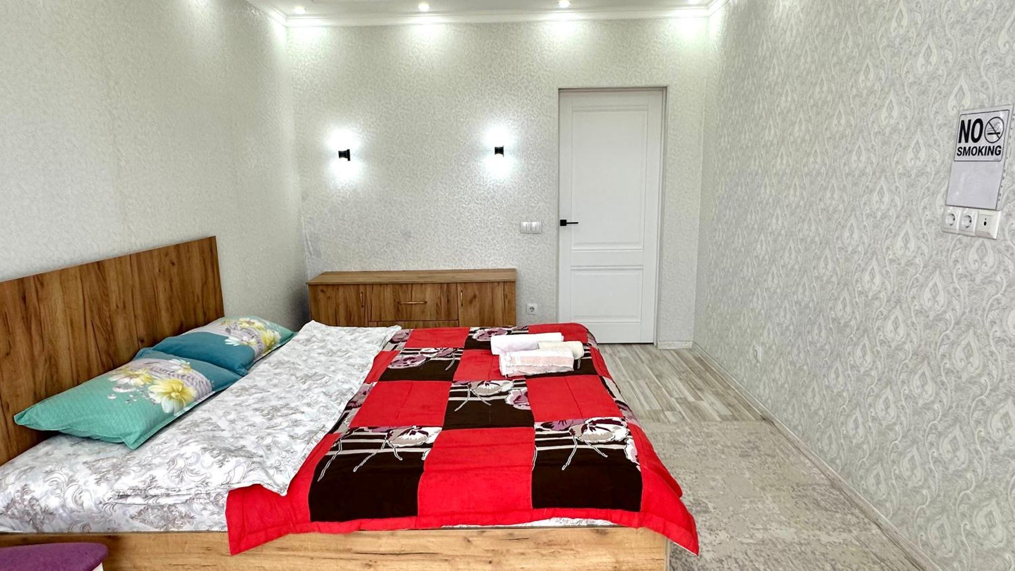 Central Apartment Bishkek Luaran gambar